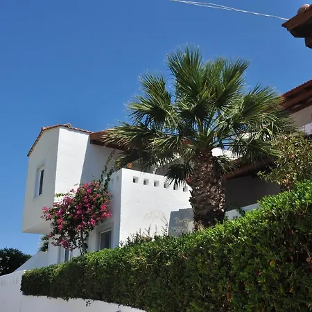 Castri Village 3*